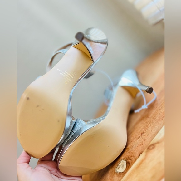 I.MILLER women’s shoes silver size 6 NEW - Picture 6 of 12